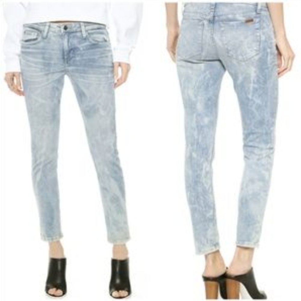 Joe's Jeans ~ Bleach Boyfriend Slim Ankle jeans